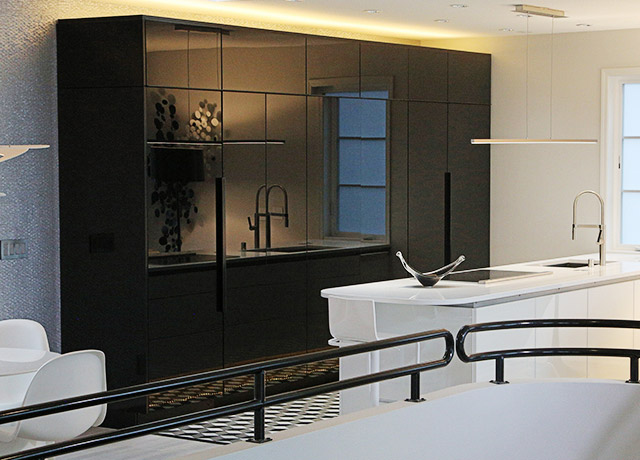 Black and White Kitchen